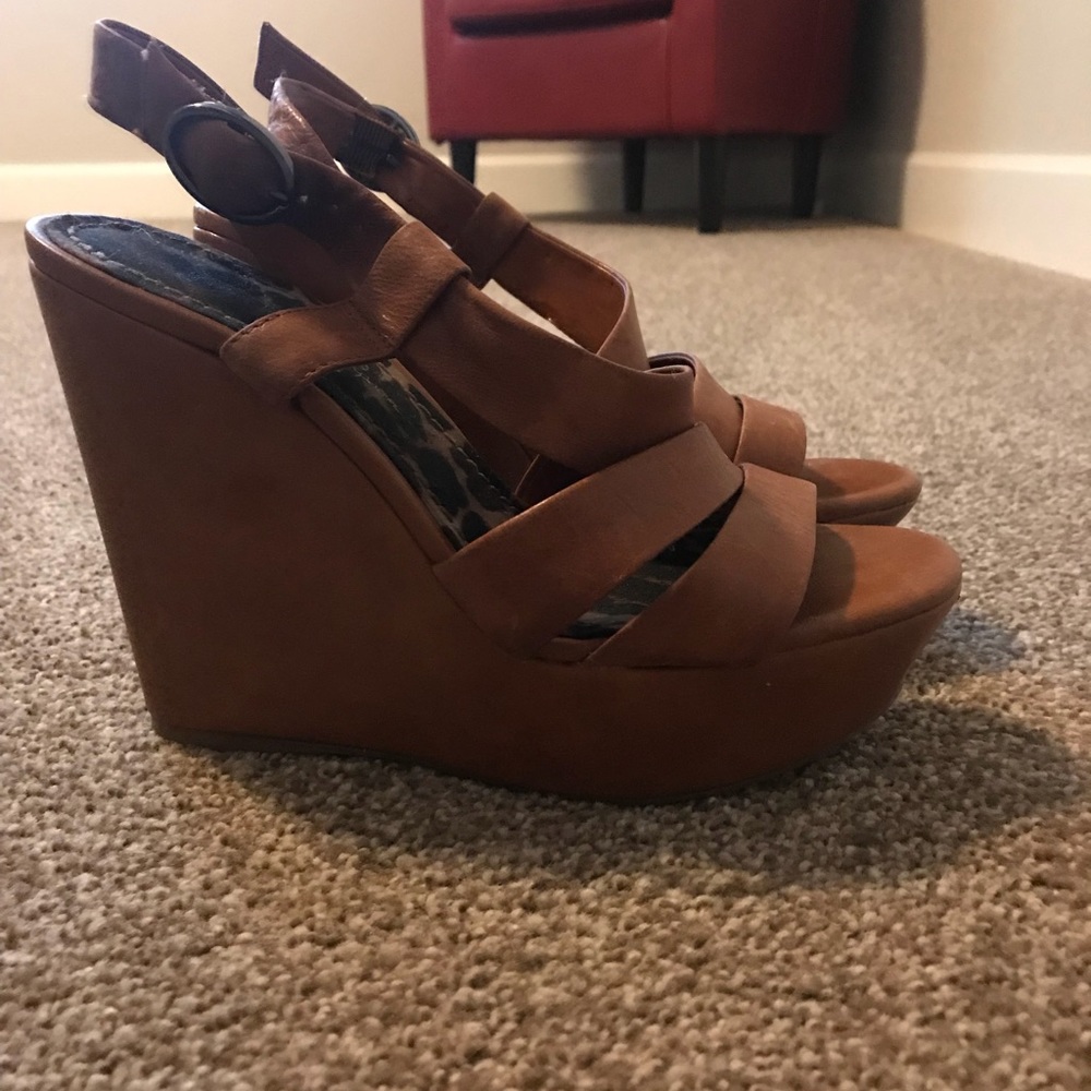 Jessica Simpson wedges